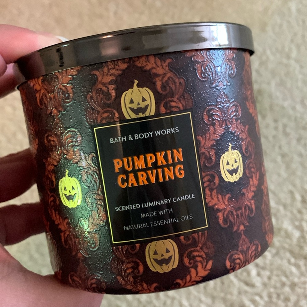 Bath & Body Works Pumpkin Carving candle (2021) 🎃